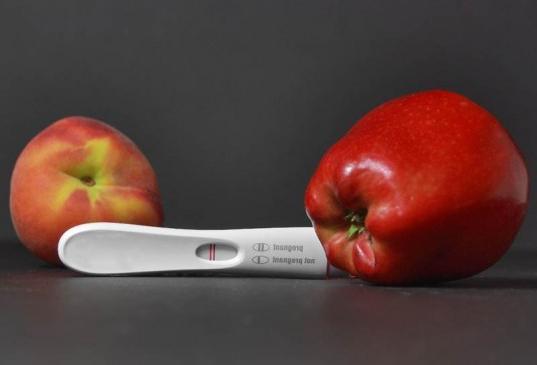 Яблоки при беременности: польза и вред