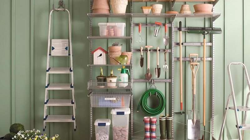 Организация хранения садового инвентаря на даче