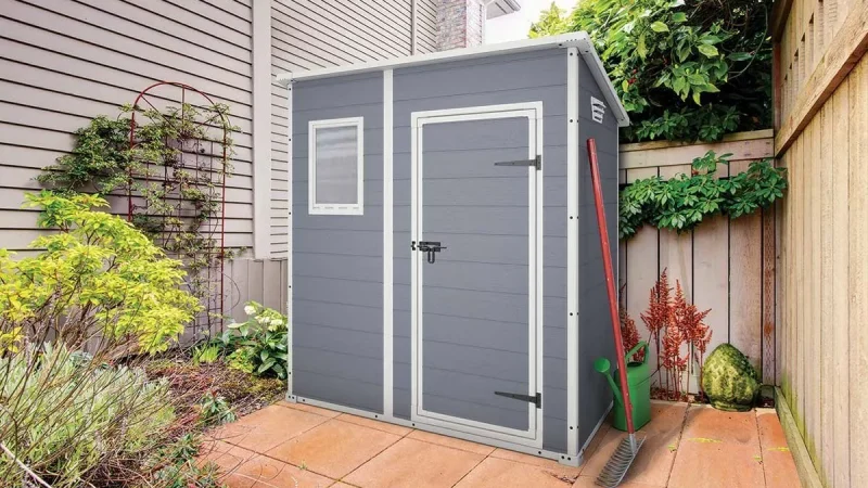 Пластиковый инвентарь для дачи: преимущества, виды и экологичность