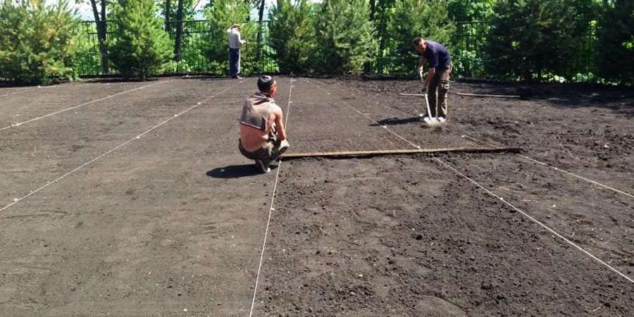 Выравнивание участка под газон: пошаговая инструкция